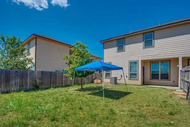 $675,000 | 143 Lakeview Court, Kyle, TX 78640