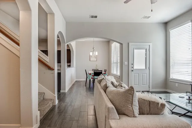 $675,000 | 143 Lakeview Court, Kyle, TX 78640