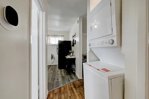 $925,000 | 220 Caplin Street, Houston, TX 77022