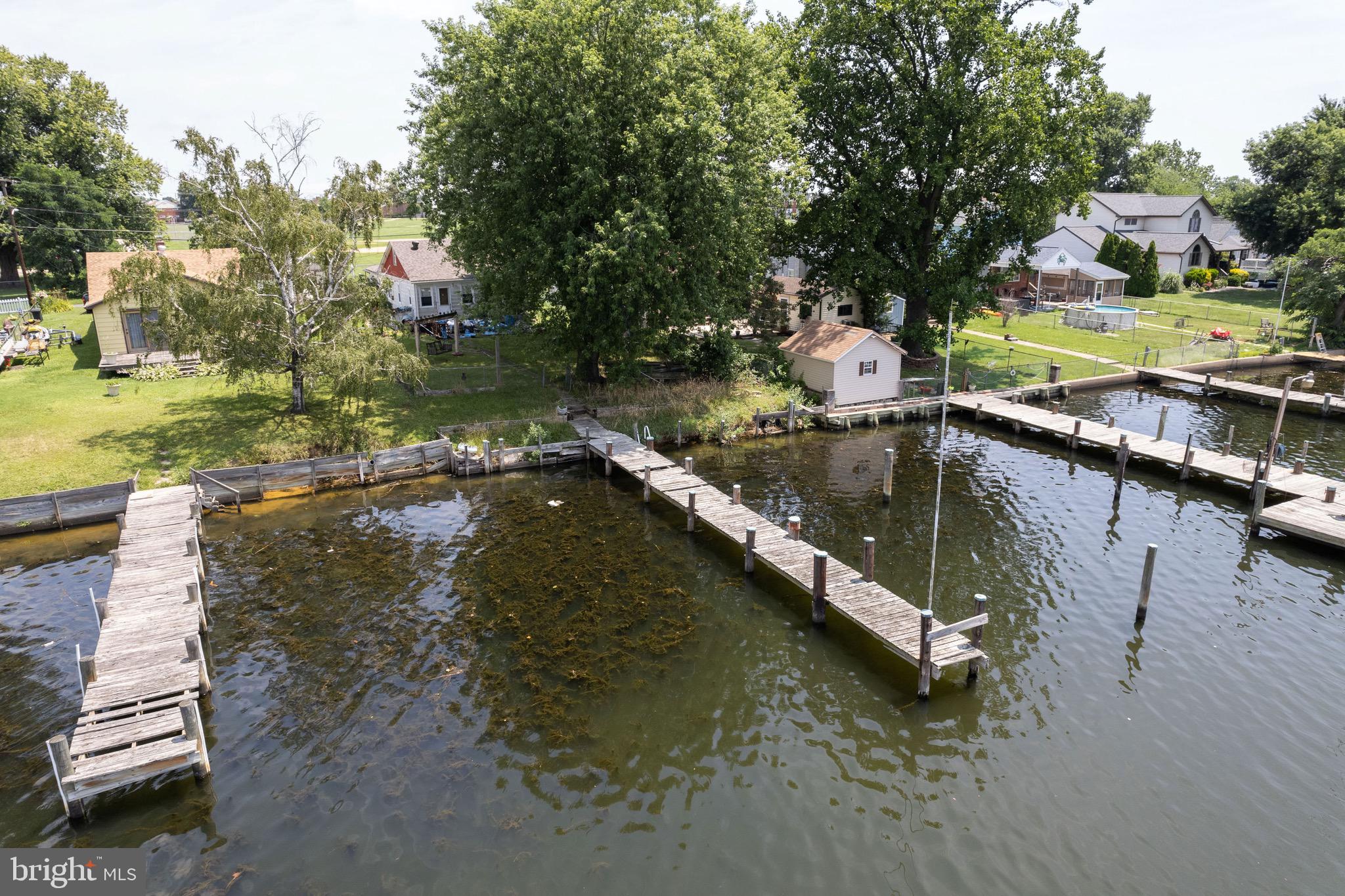 8205 Shore Road Dundalk, MD 21222 - Photo 4 of 14 Direct Access from Property