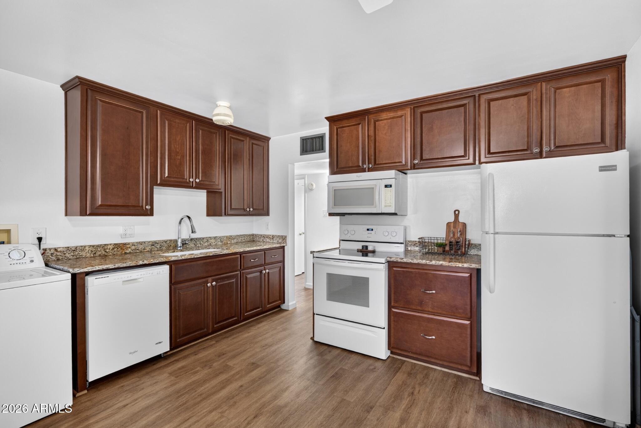 1711 South Roberts Road Tempe, AZ 85281 - Photo 12 of 33 008S Roberts Rd_web