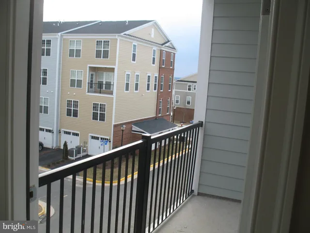 $2,850 | 42784 Lauder Terrace, Ashburn, VA 20147