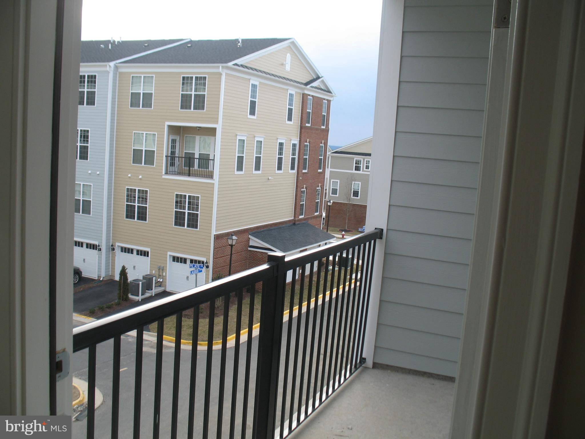 42784 Lauder Terrace Ashburn, VA 20147 - Photo 11 of 34