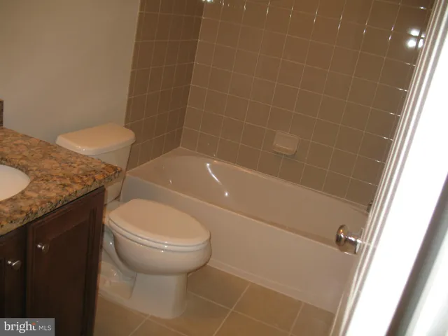 $2,850 | 42784 Lauder Terrace, Ashburn, VA 20147