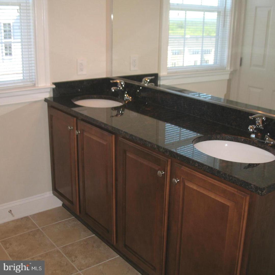 42784 Lauder Terrace Ashburn, VA 20147 - Photo 16 of 34