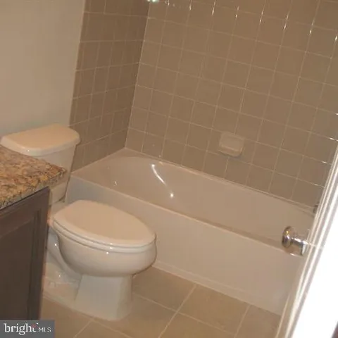 $2,850 | 42784 Lauder Terrace, Ashburn, VA 20147