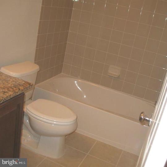 42784 Lauder Terrace Ashburn, VA 20147 - Photo 18 of 34