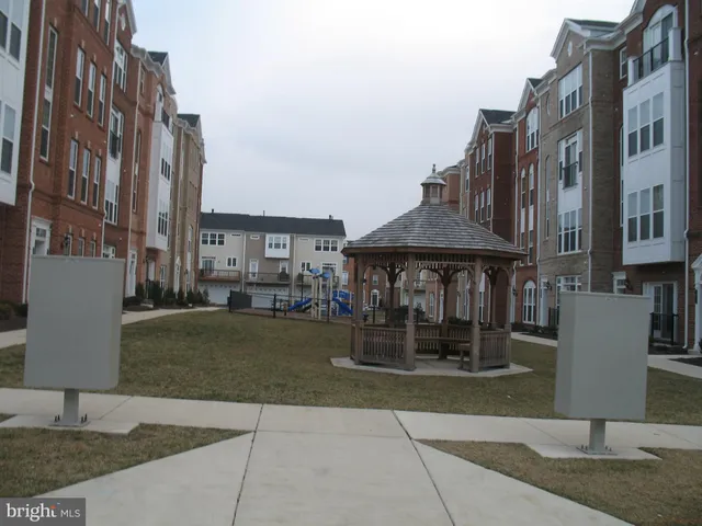 $2,850 | 42784 Lauder Terrace, Ashburn, VA 20147