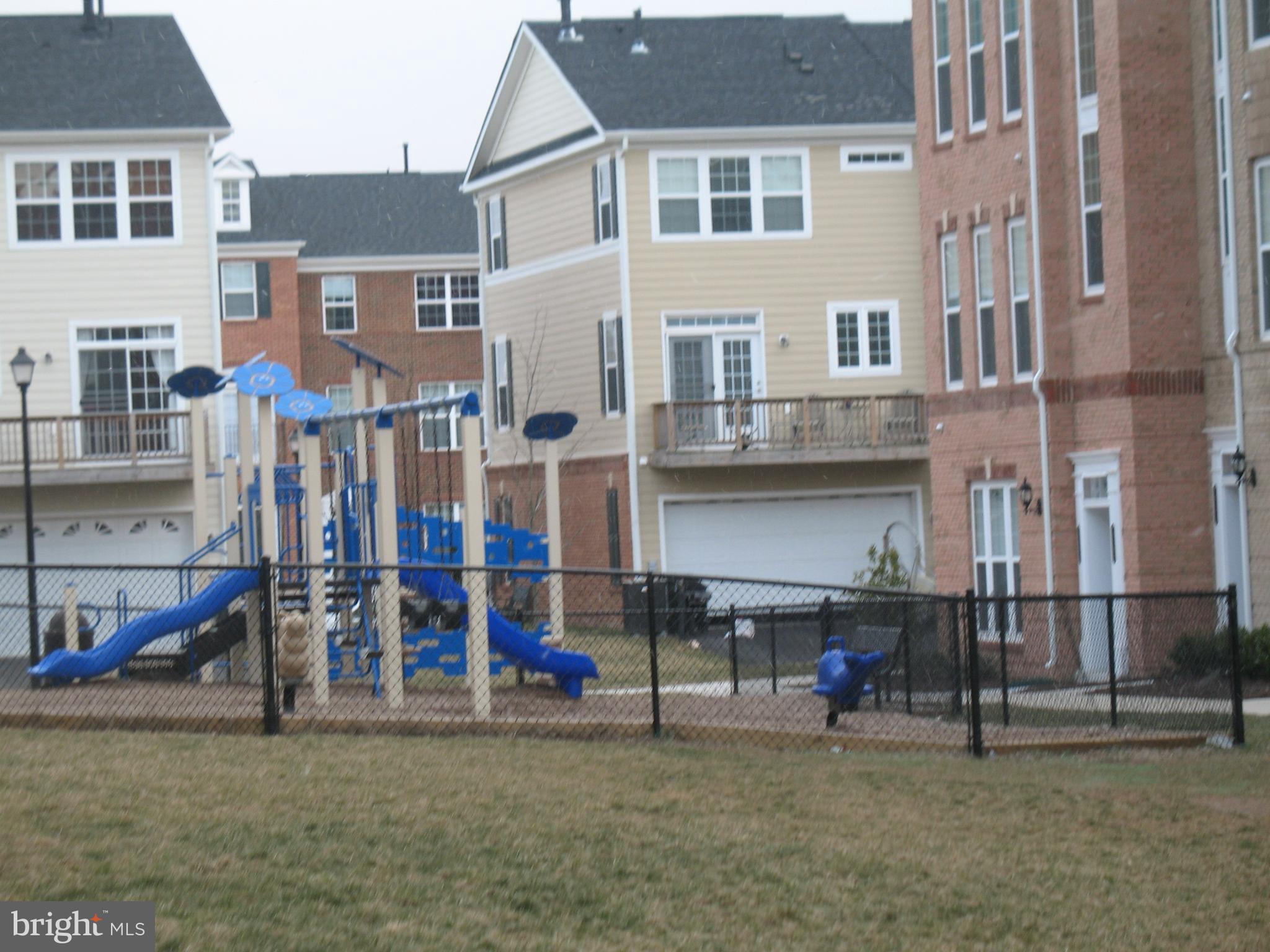 42784 Lauder Terrace Ashburn, VA 20147 - Photo 29 of 34