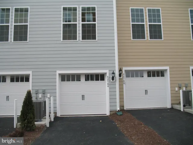 $2,850 | 42784 Lauder Terrace, Ashburn, VA 20147