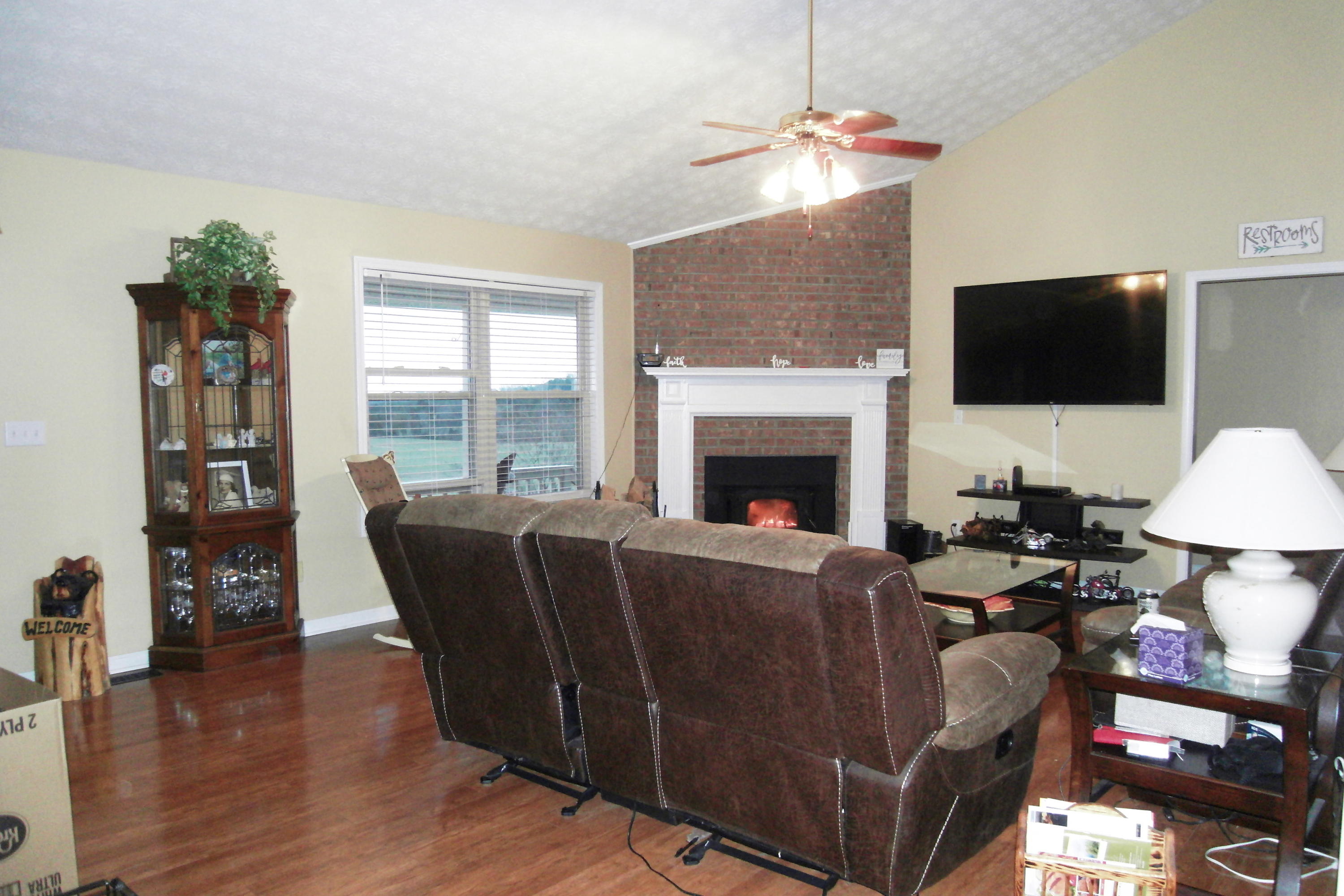 1850 Baileys Road Greenback, TN 37742 - Photo 15 of 37 Living Room