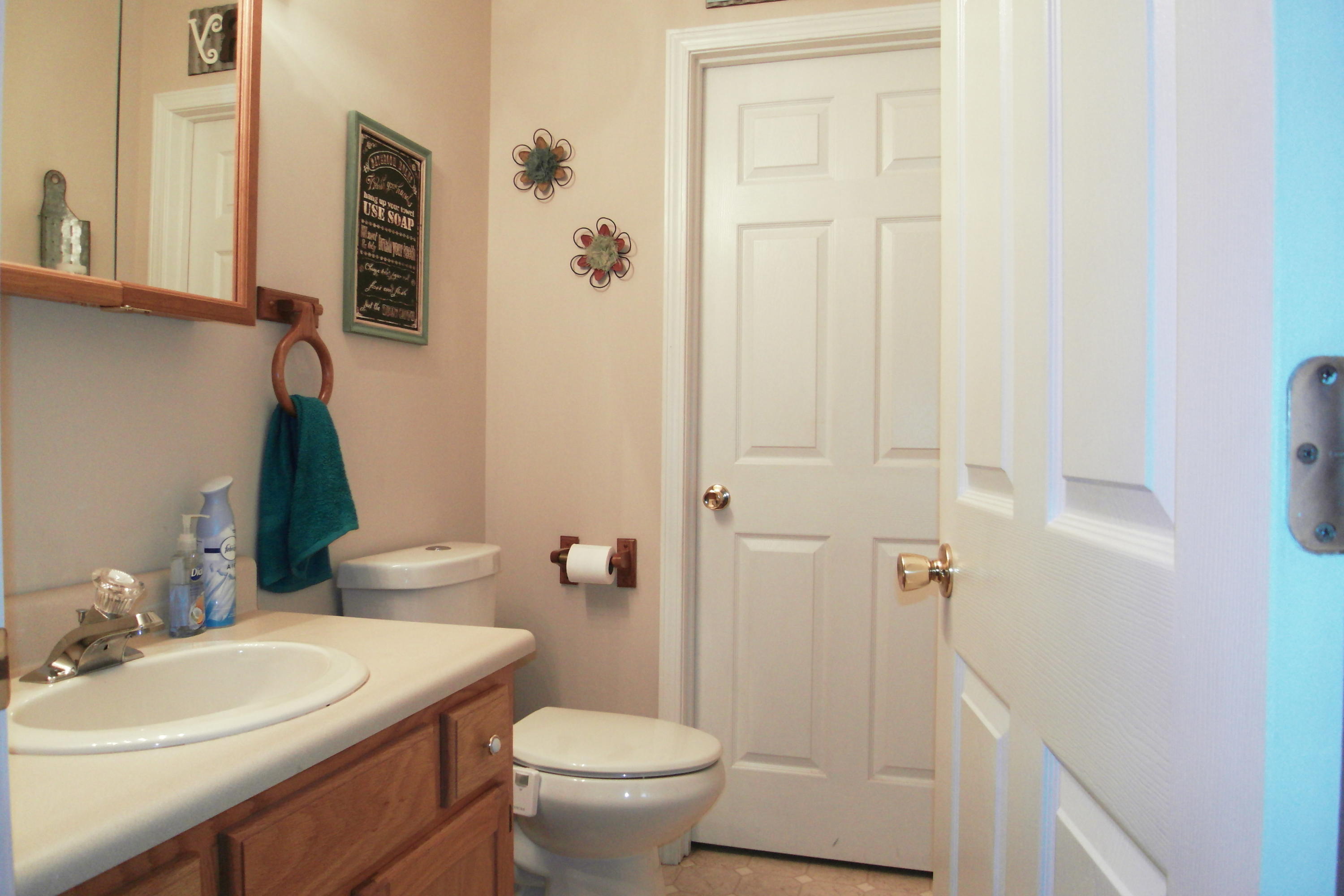 1850 Baileys Road Greenback, TN 37742 - Photo 29 of 37 Half bath off kitchen