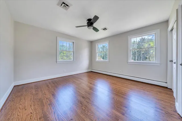 a view of yard with green space