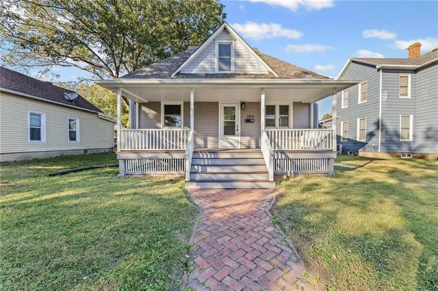 $259,950 | 304 West Wea Street, Paola, KS 66071