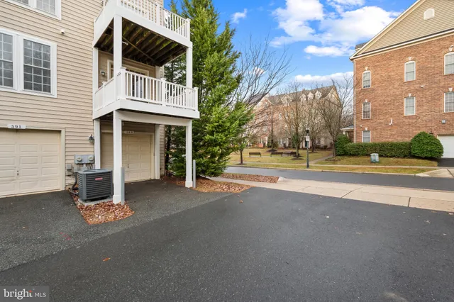 $2,750 | 589 Odendhal Avenue, Unit 589, Gaithersburg, MD 20877