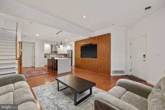 $2,750 | 589 Odendhal Avenue, Unit 589, Gaithersburg, MD 20877