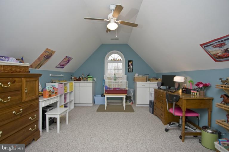 14 Ridgeway Road Stafford, VA 22556 - Photo 4 of 25 Bonus Room on Upper Level