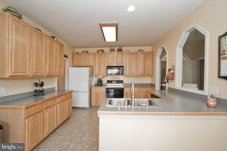 14 Ridgeway Road Stafford, VA 22556 - Photo 7 of 25 Kitchen