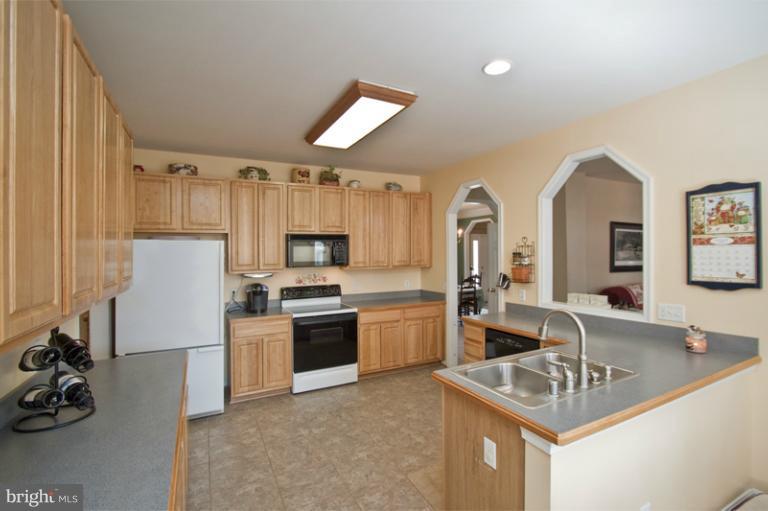 14 Ridgeway Road Stafford, VA 22556 - Photo 8 of 25 Kitchen