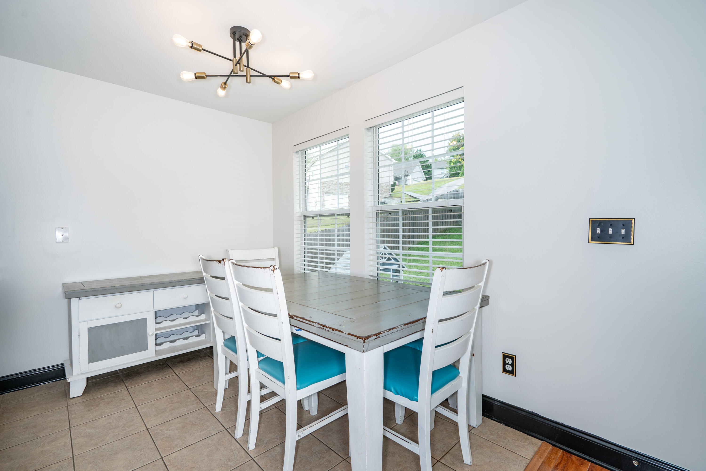 9429 Hackberry Lane Soddy Daisy, TN 37379 - Photo 12 of 30 9429 Hackberry - dining