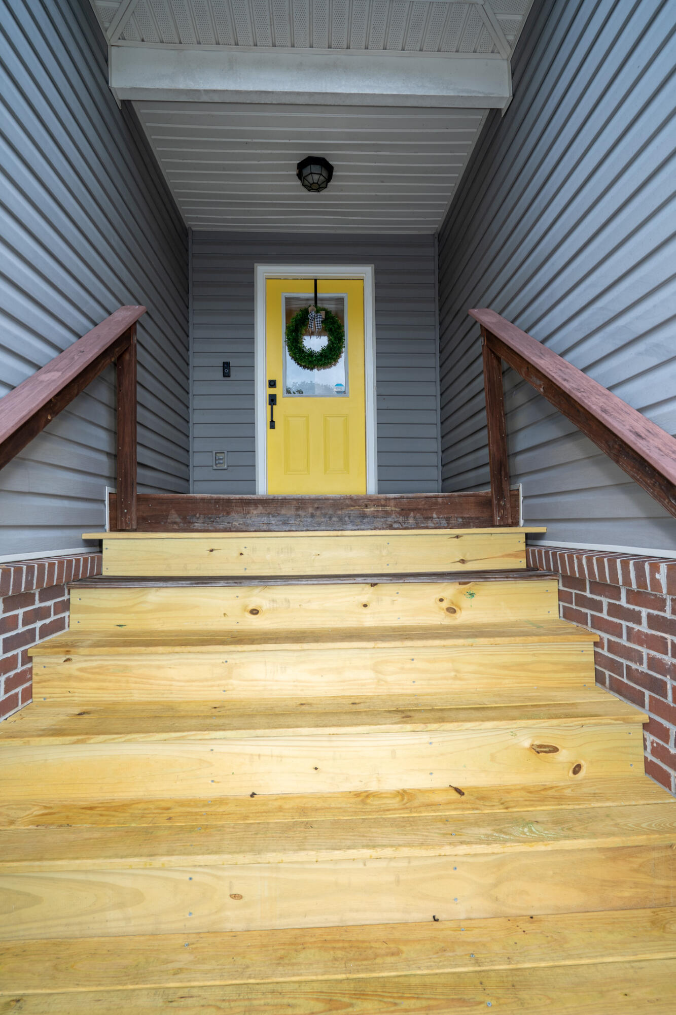 9429 Hackberry Lane Soddy Daisy, TN 37379 - Photo 3 of 30 9429 Hackberry - front 3