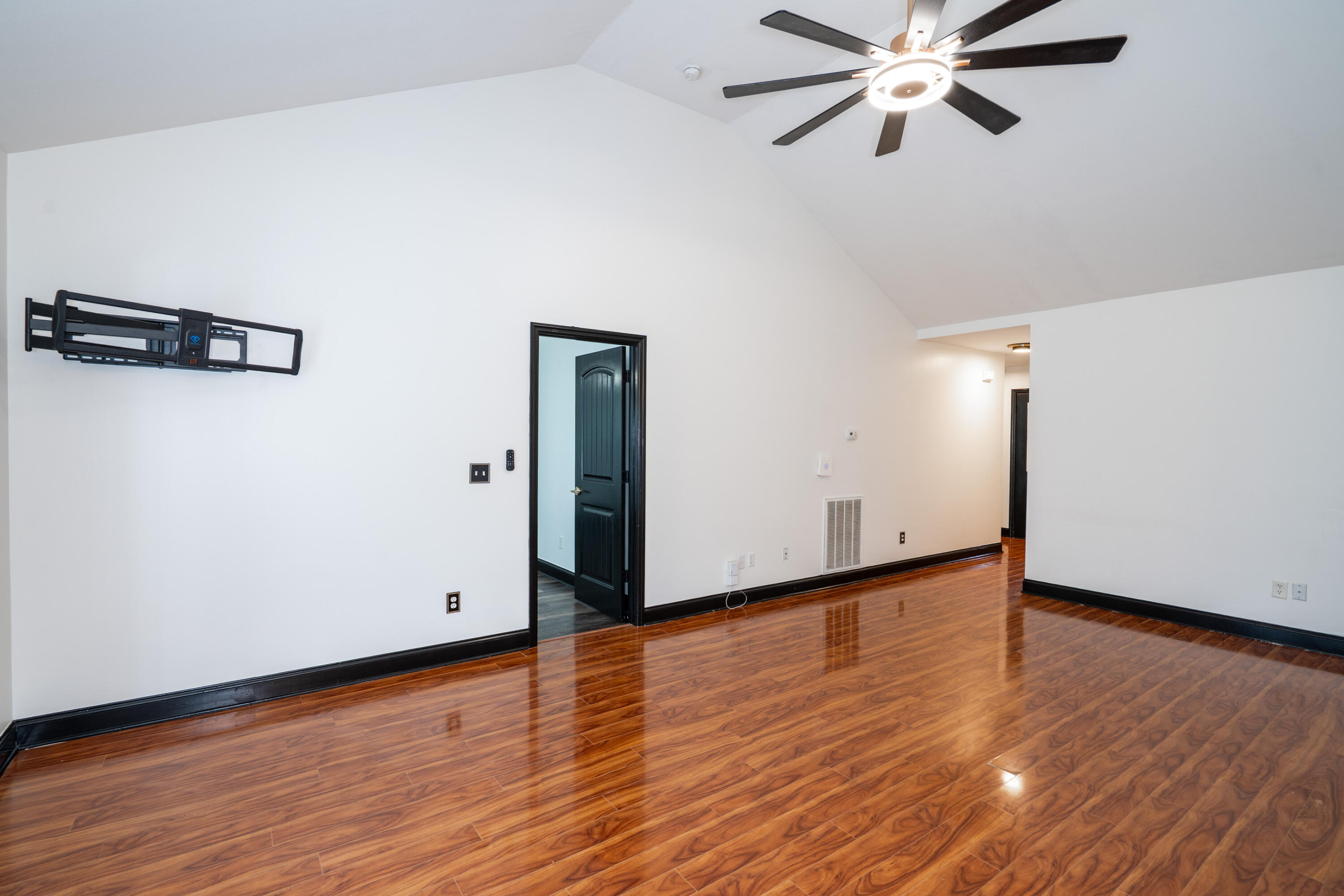 9429 Hackberry Lane Soddy Daisy, TN 37379 - Photo 8 of 30 9429 Hackberry - living area 4