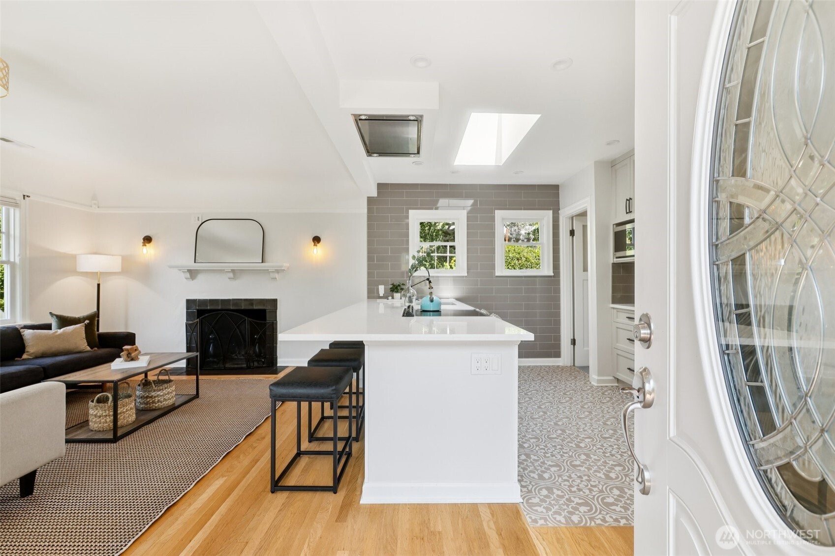 2206 North 39th Street Seattle, WA 98103 - Photo 3 of 25 Gallery Image 3