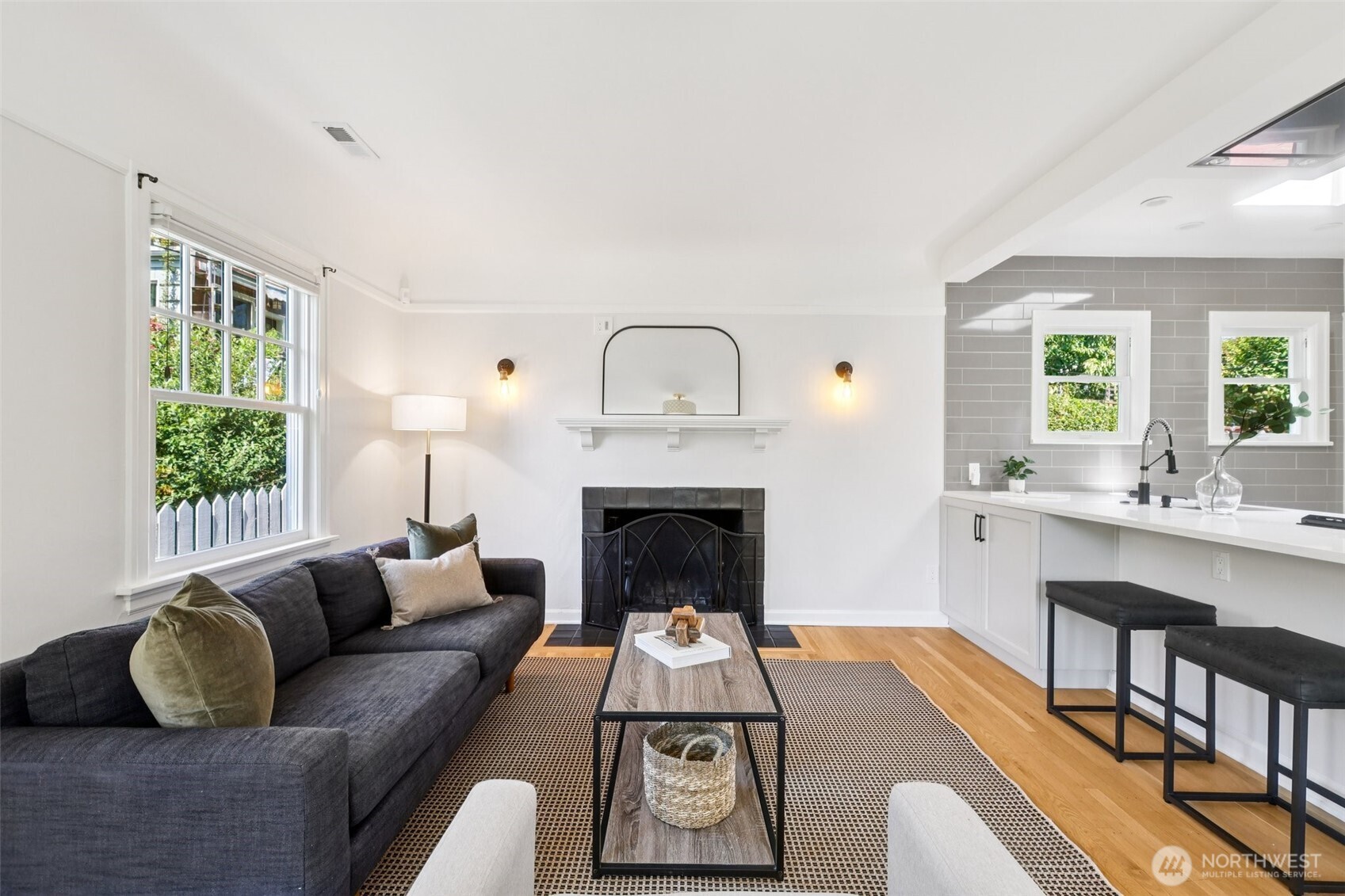 2206 North 39th Street Seattle, WA 98103 - Photo 4 of 25 Gallery Image 4