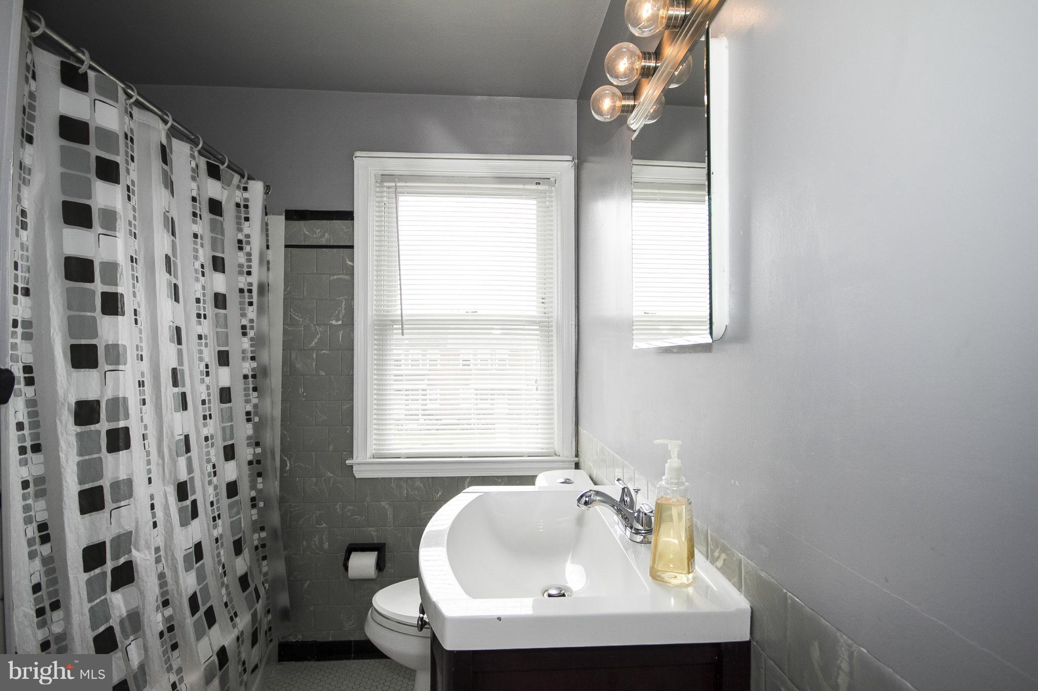 7230 Stratton Way Baltimore, MD 21224 - Photo 15 of 25 Bath