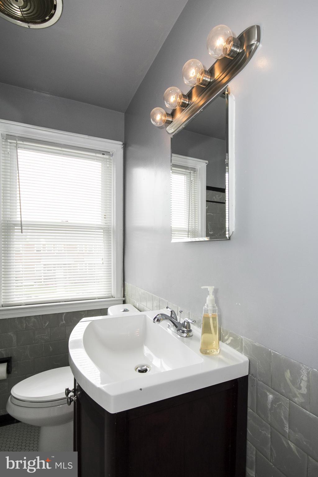 7230 Stratton Way Baltimore, MD 21224 - Photo 16 of 25 Bath