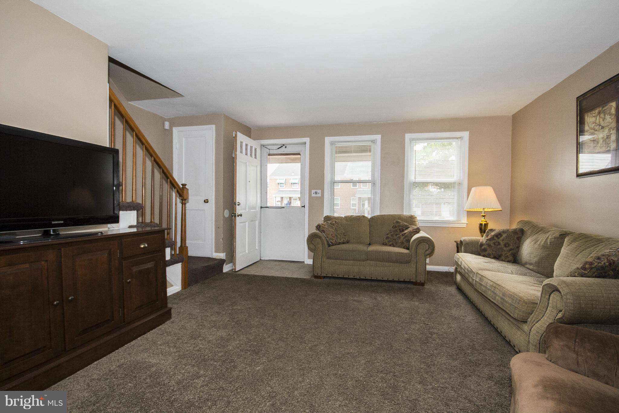 7230 Stratton Way Baltimore, MD 21224 - Photo 3 of 25 Living Room