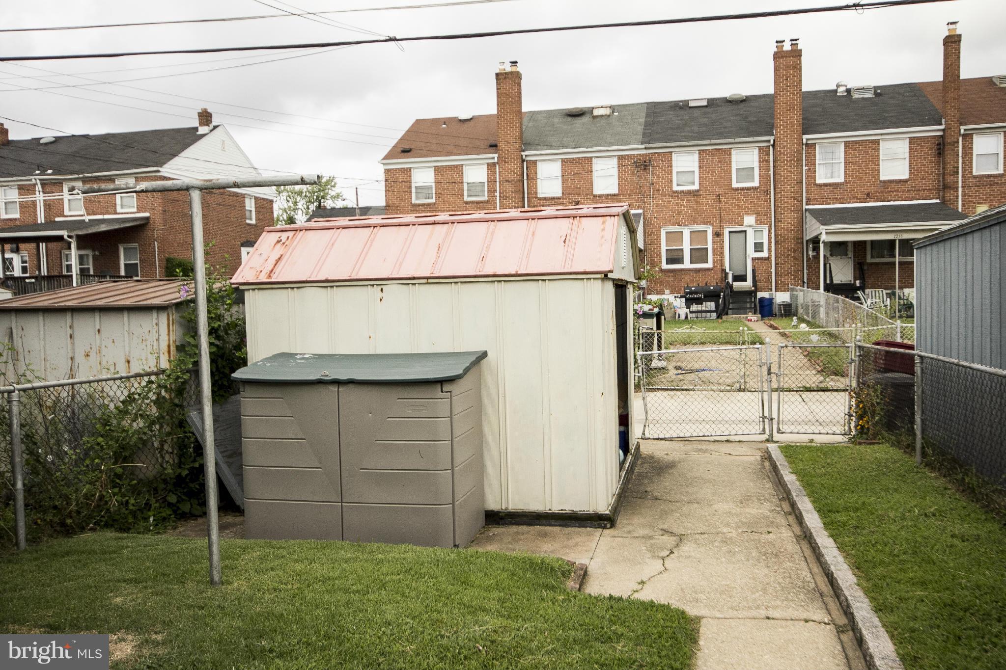 7230 Stratton Way Baltimore, MD 21224 - Photo 25 of 25 Exterior (Rear)