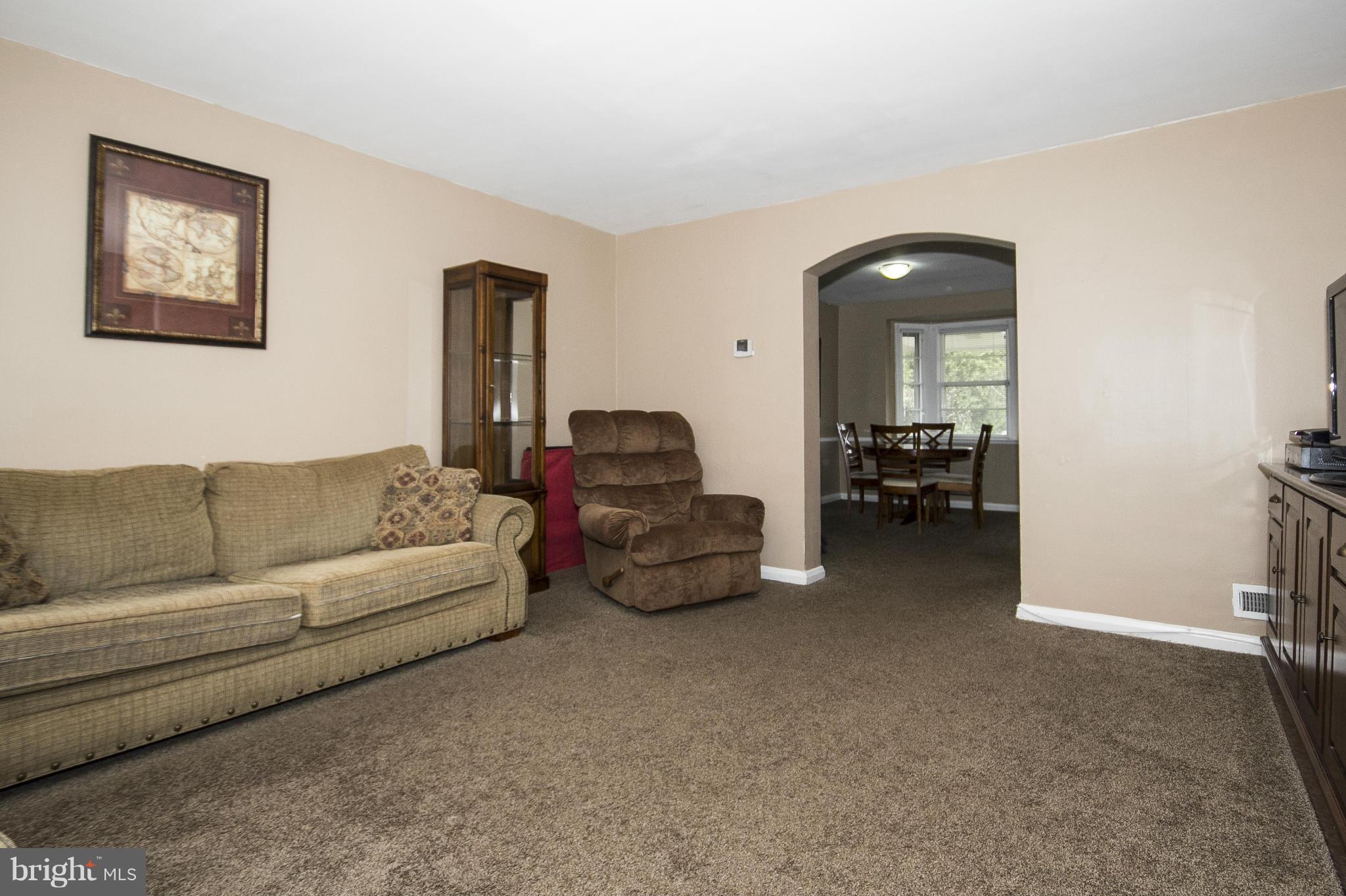7230 Stratton Way Baltimore, MD 21224 - Photo 6 of 25 Living Room