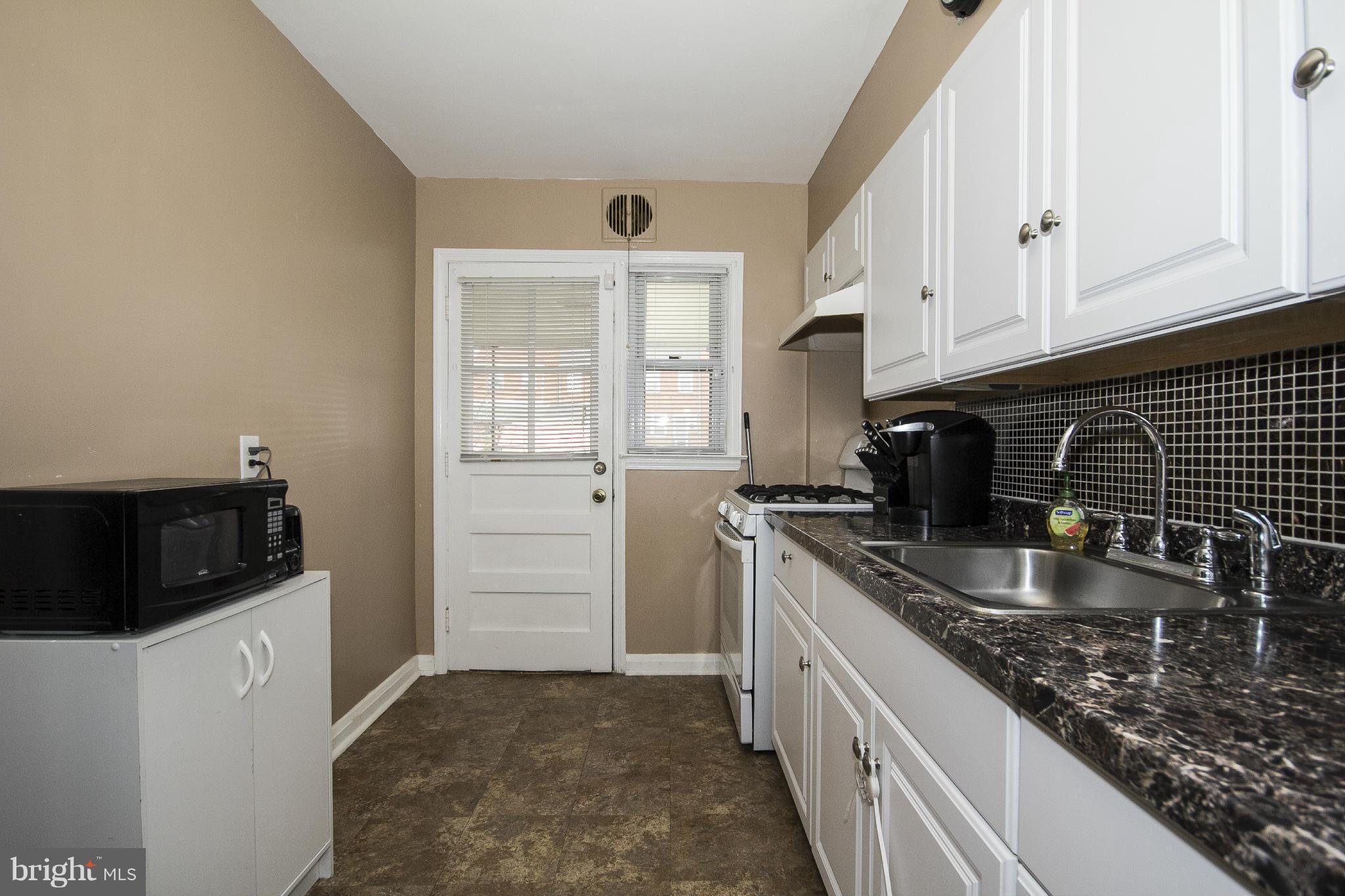 7230 Stratton Way Baltimore, MD 21224 - Photo 8 of 25 Kitchen