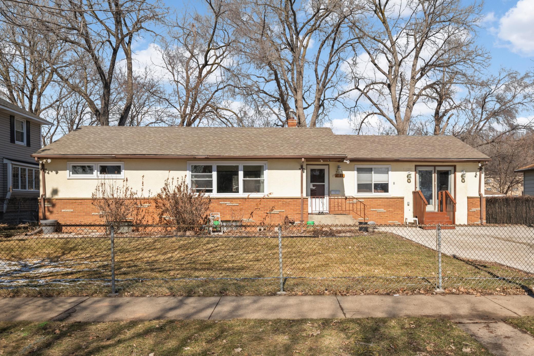 1709 Field Avenue St. Paul, MN 55116 - Photo 1 of 43