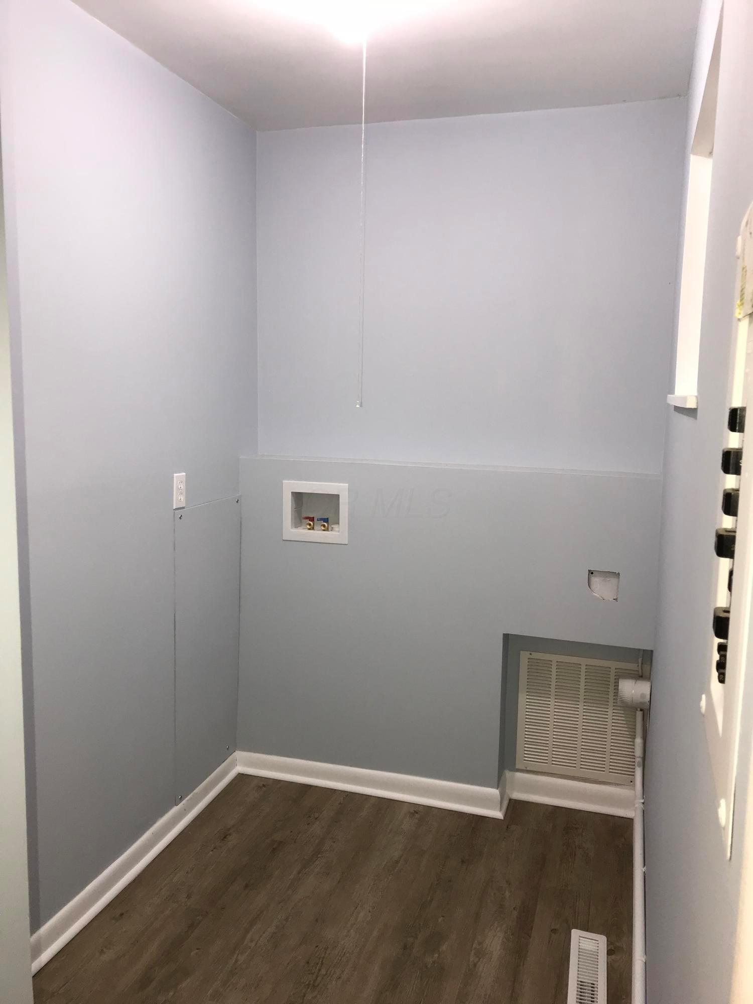 229 Redmond Road Columbus, OH 43228 - Photo 14 of 25 Gallery Image 14