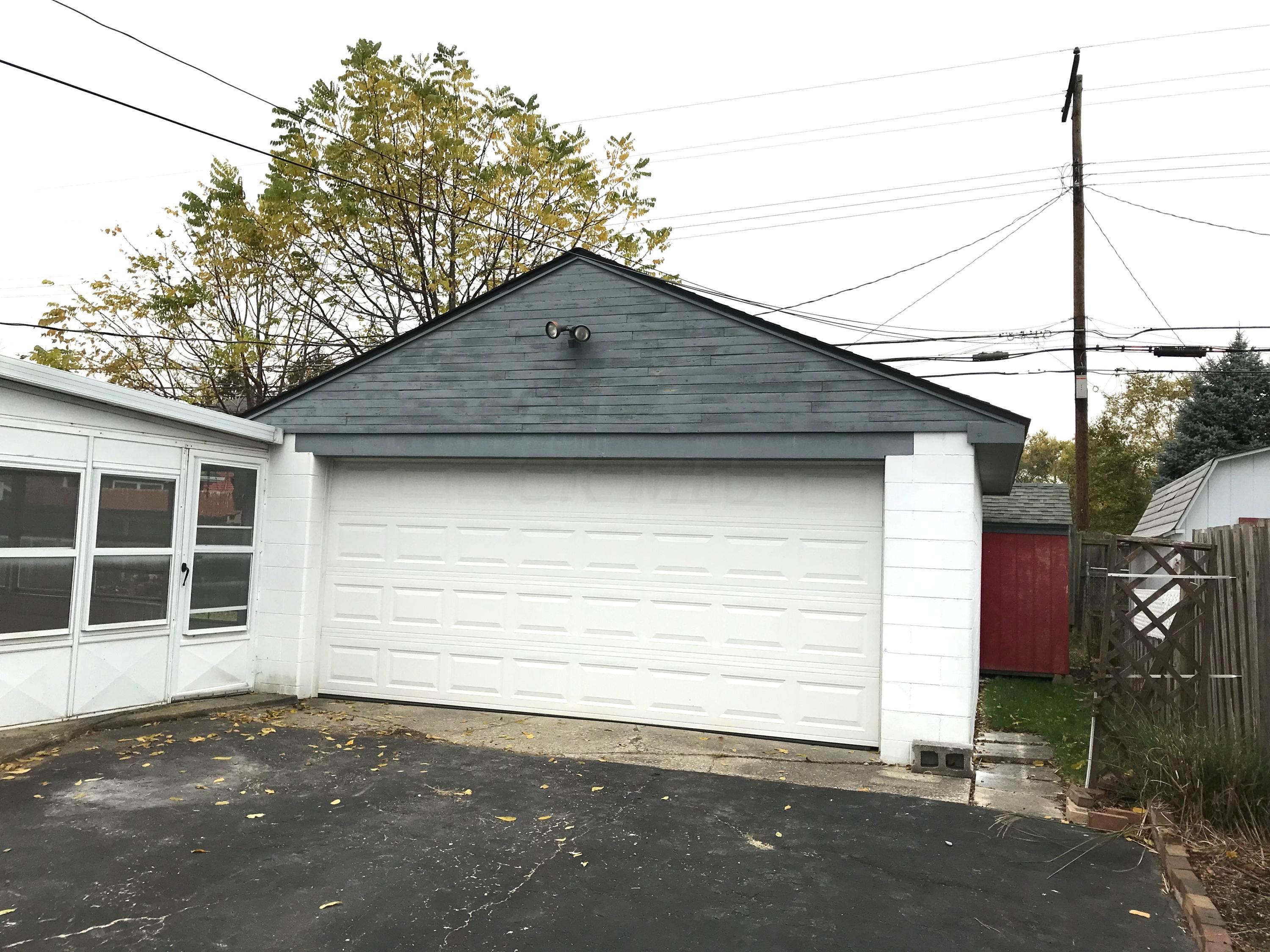 229 Redmond Road Columbus, OH 43228 - Photo 18 of 25 Gallery Image 18