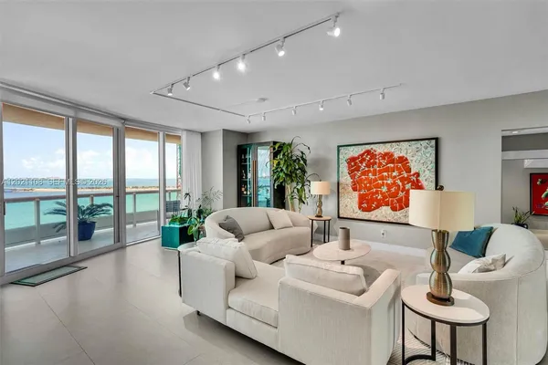 $15,900 | 1643 Brickell Avenue, Unit 1602, Miami, FL 33129