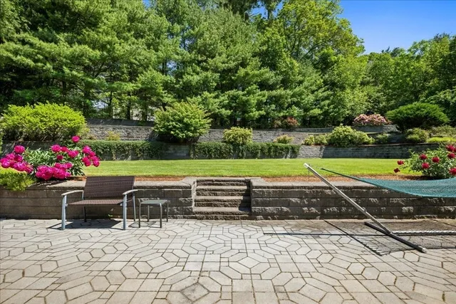 $985,000 | 14 Vanessa Drive, Northborough, MA 01532