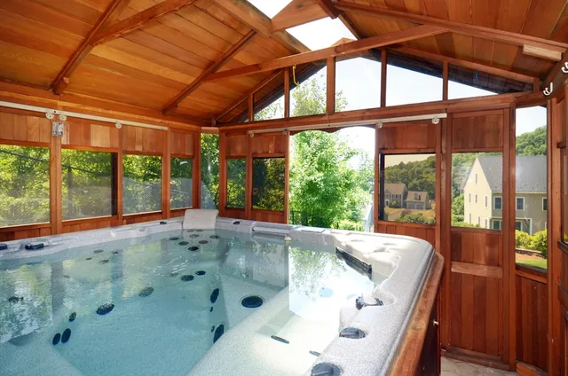 $985,000 | 14 Vanessa Drive, Northborough, MA 01532