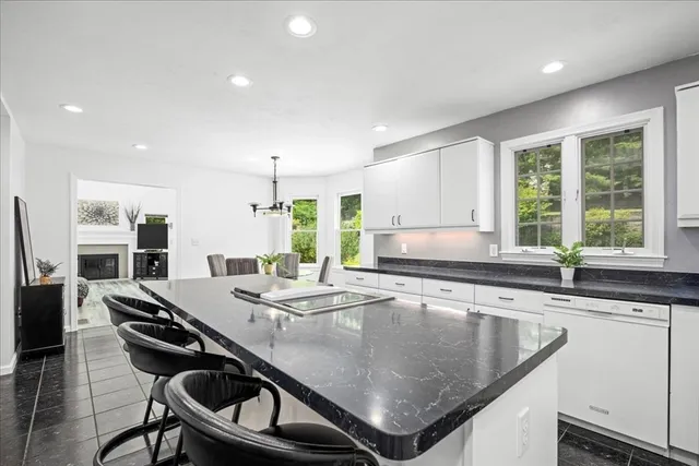 $985,000 | 14 Vanessa Drive, Northborough, MA 01532