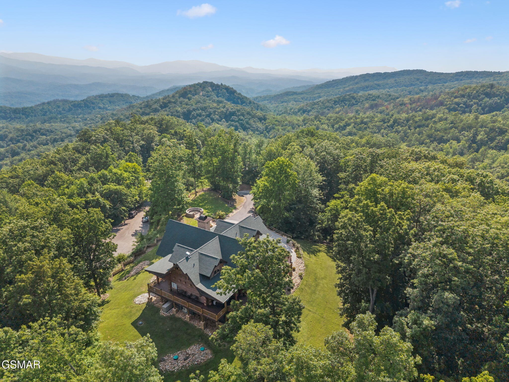 831 Big Bear Ridge Road Gatlinburg, TN 37738 - Photo 4 of 75