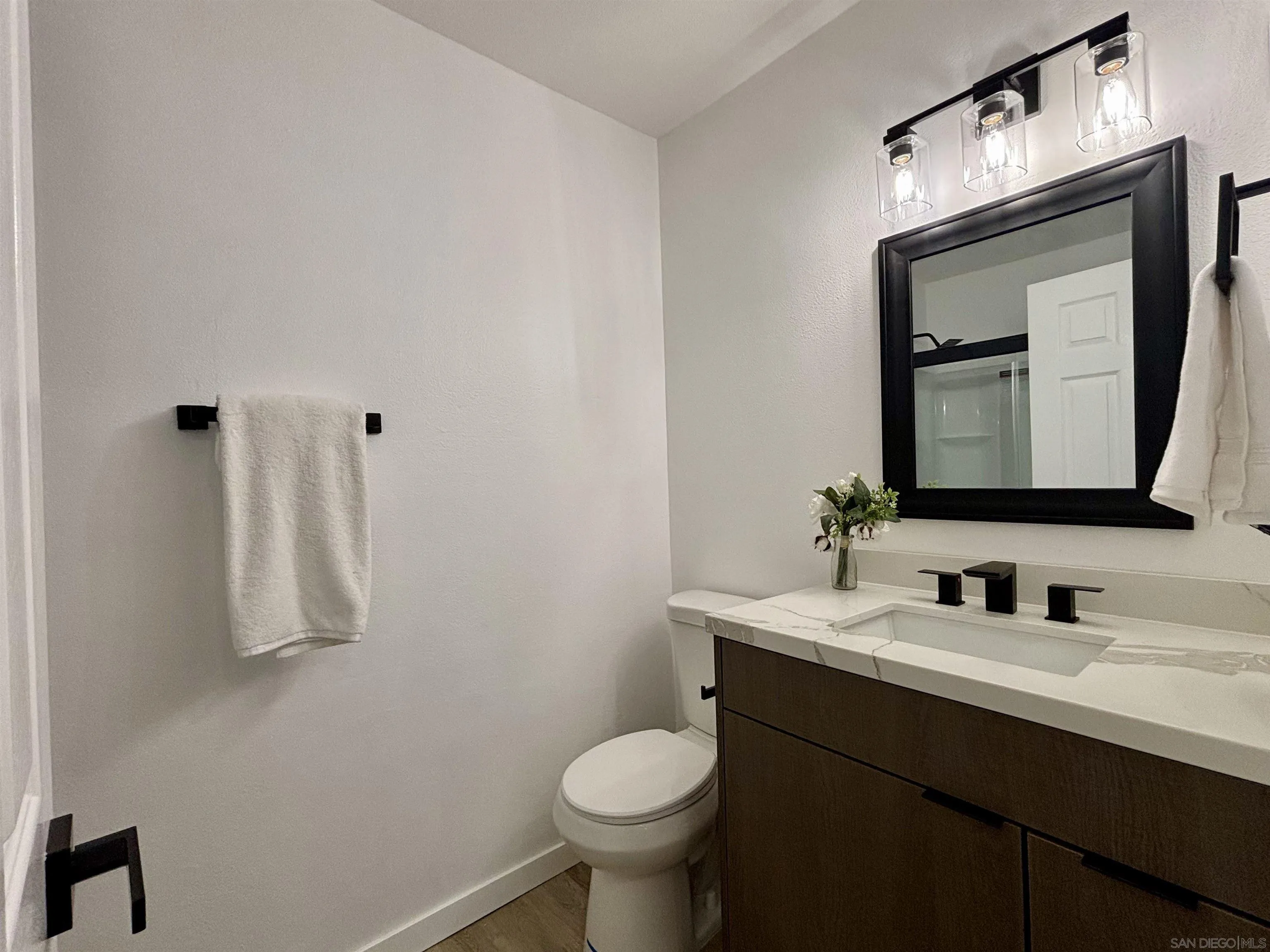 3401 Del Este Way Oceanside, CA 92056 - Photo 17 of 26