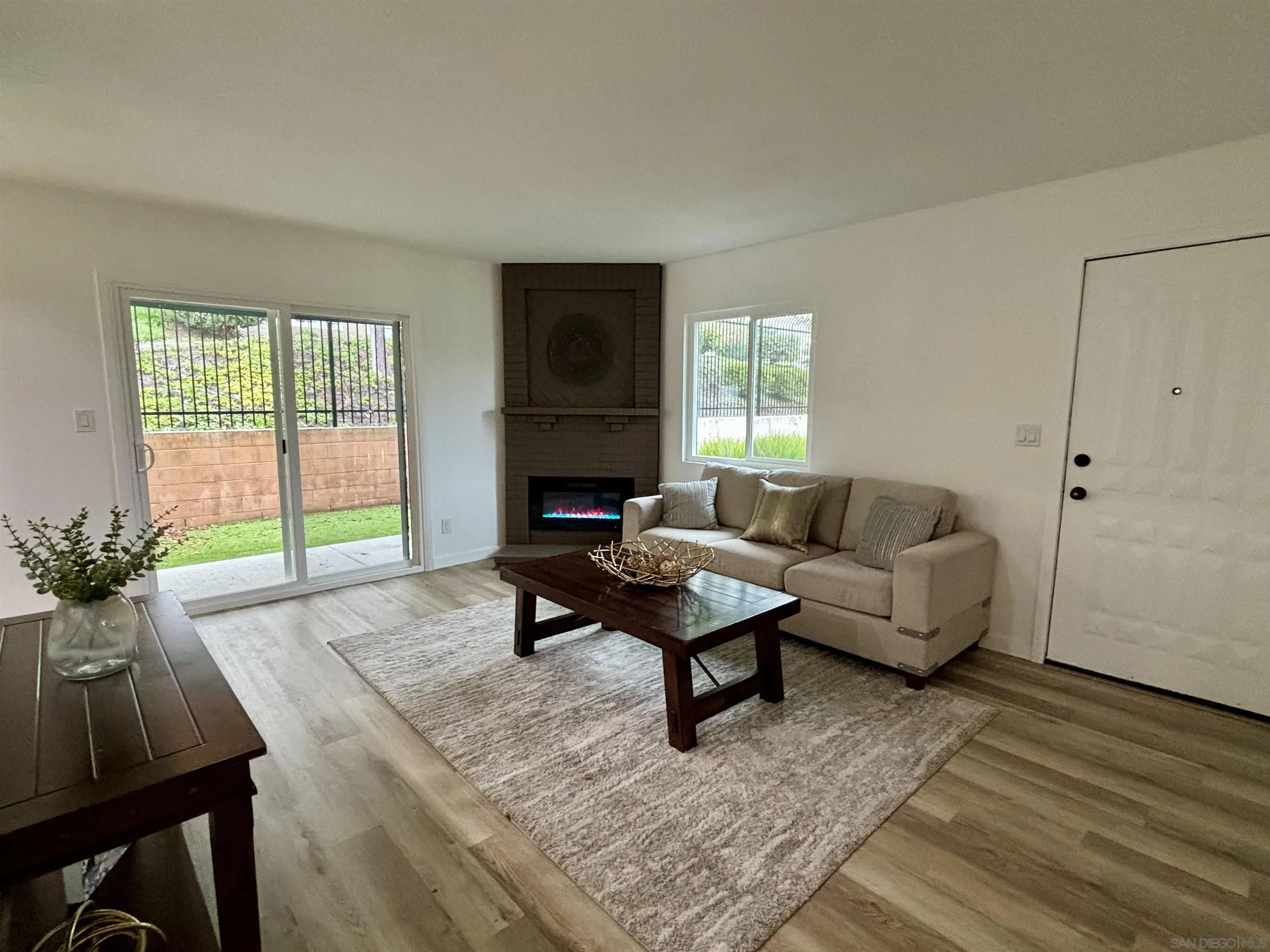 3401 Del Este Way Oceanside, CA 92056 - Photo 4 of 26