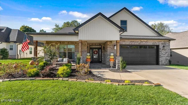 $650,000 | 140 Utsesti Way, Loudon, TN 37774