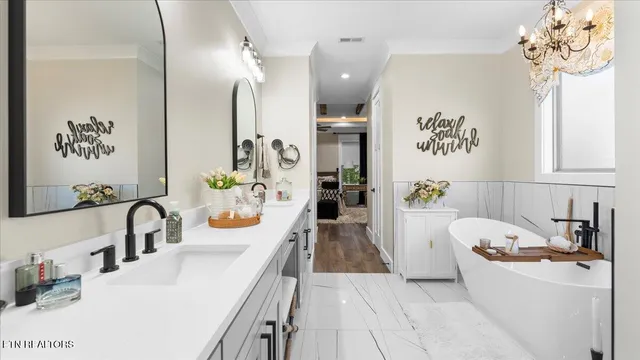 $650,000 | 140 Utsesti Way, Loudon, TN 37774