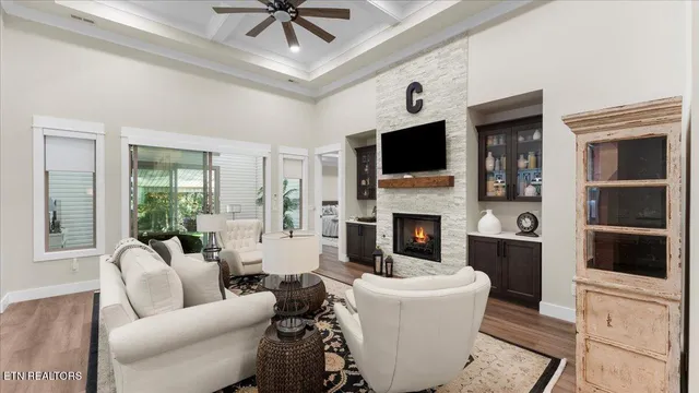 $650,000 | 140 Utsesti Way, Loudon, TN 37774