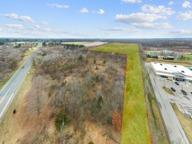 $230,000 | 56600 Highway 51, Dowagiac, MI 49047