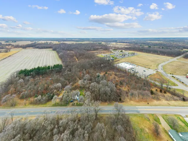$230,000 | 56600 Highway 51, Dowagiac, MI 49047