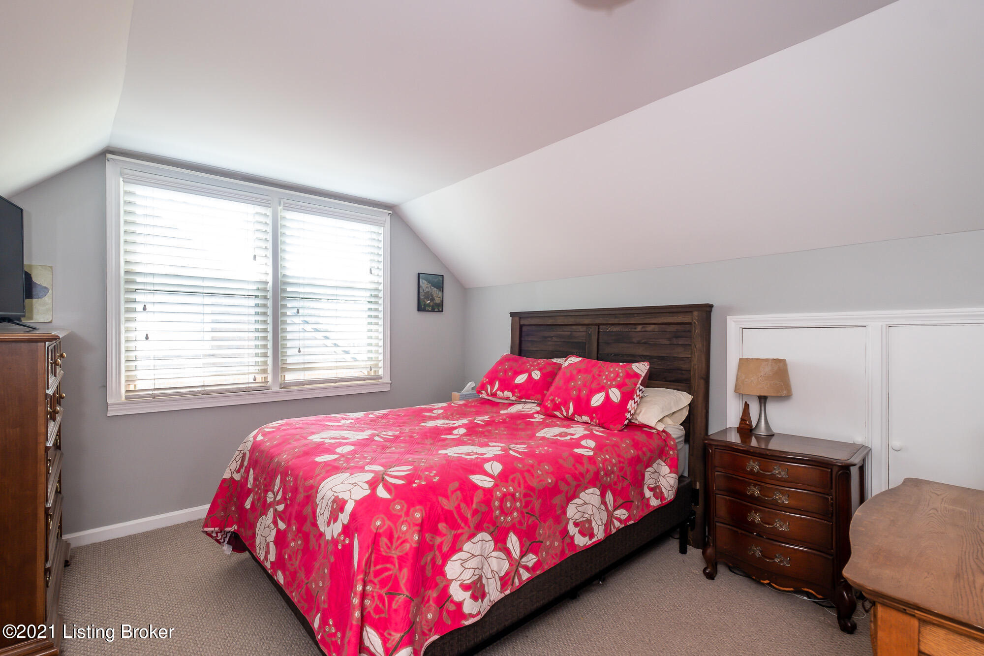 3223 Radiance Road Louisville, KY 40220 - Photo 23 of 35 Small-20